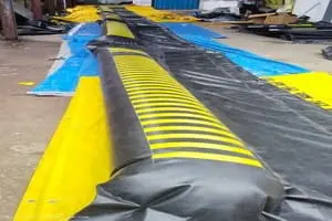 inflatable oil boom